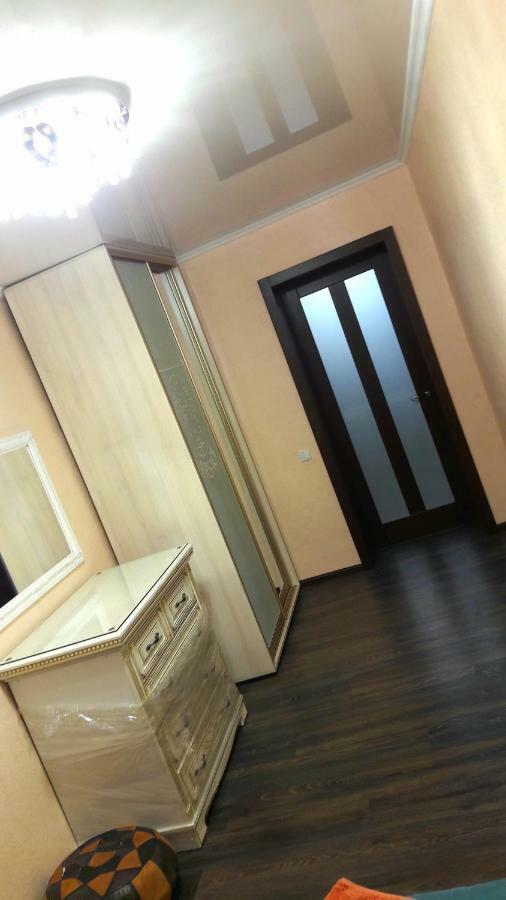 Затишок У Самому Центрі Дніпра Apartment Днепър Екстериор снимка